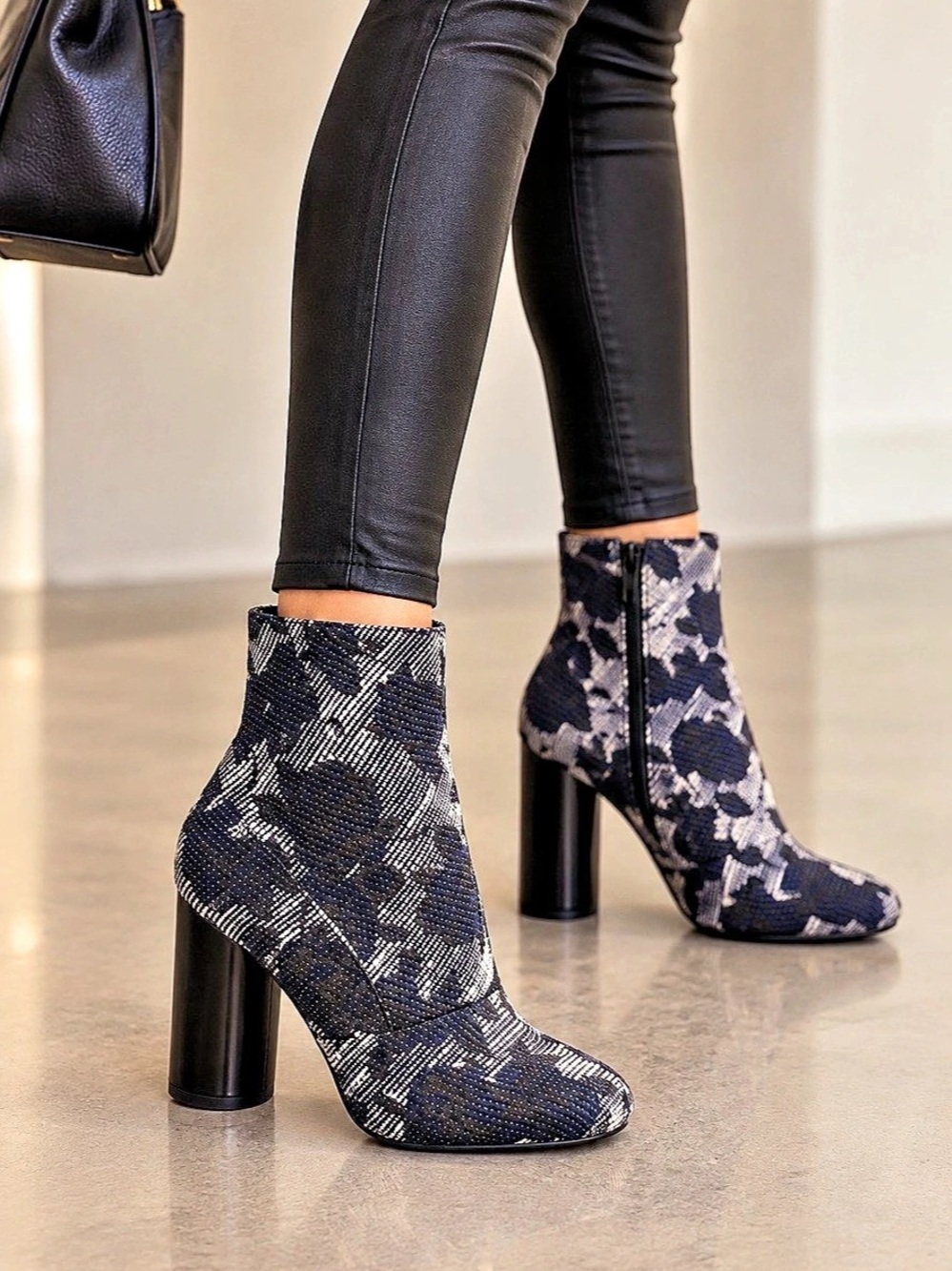Jeffrey Campbell Geometric Heeled Ankle Boots in Blue & Black EU 38